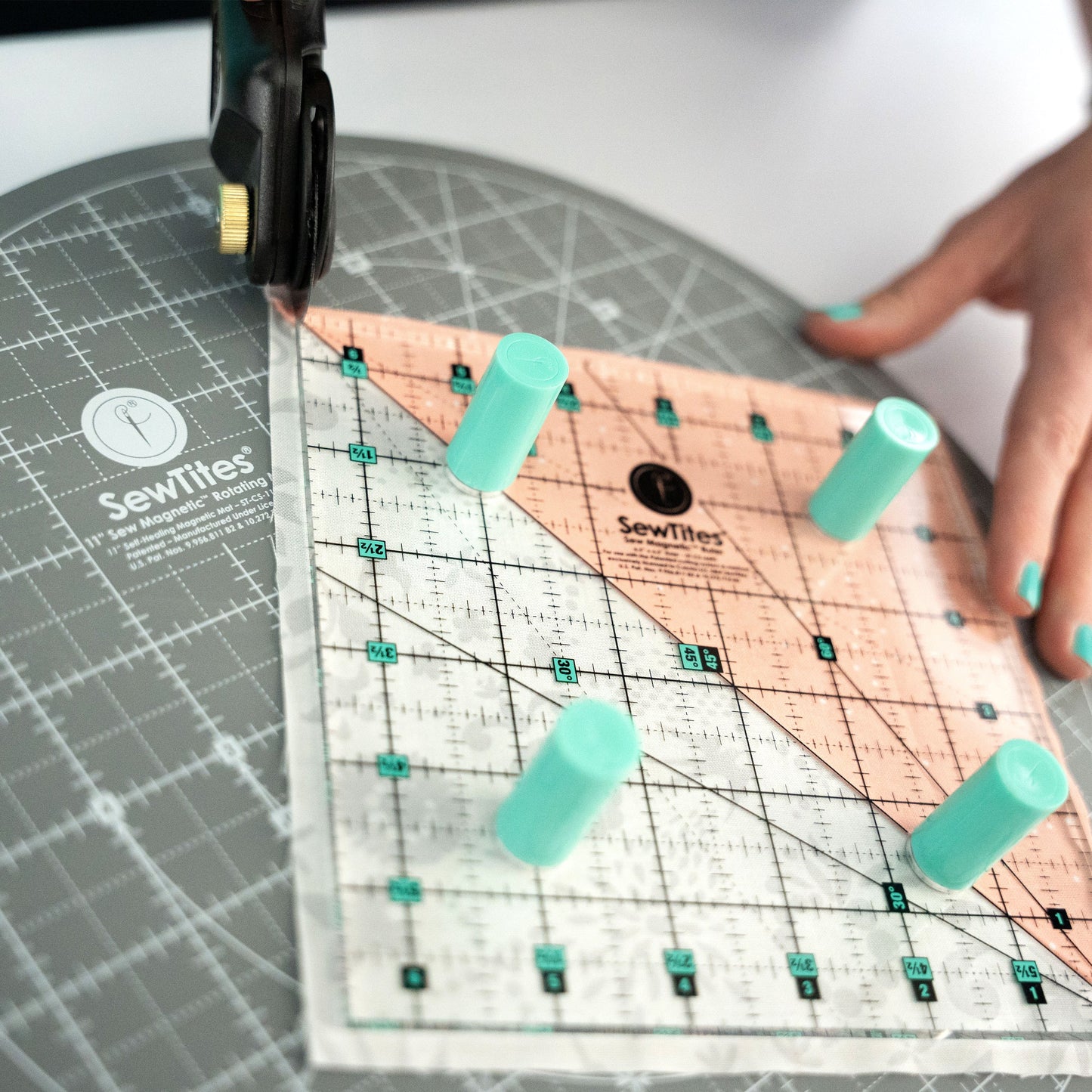 ST-CS-11MRC 11" Rotating Sew Magnetic Mat