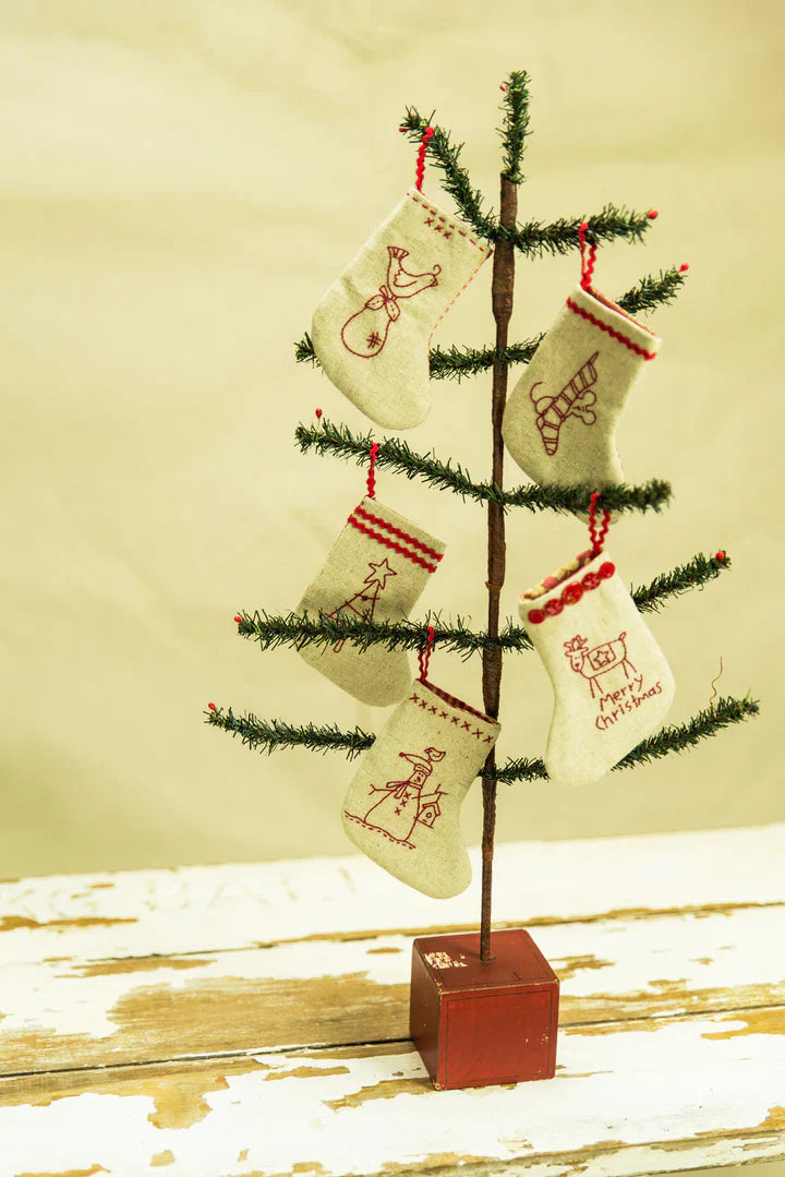 D223 MINI MERRY STOCKINGS