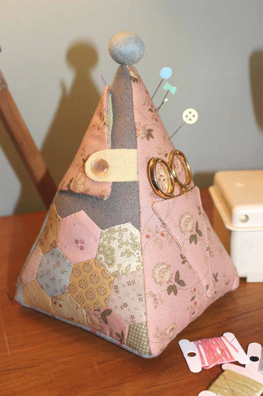 D296 MOUSE PINCUSHION