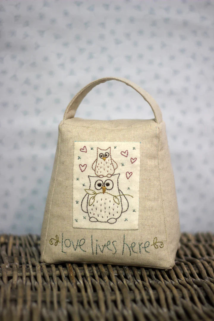 D346 SENTIMENTAL STITCHES