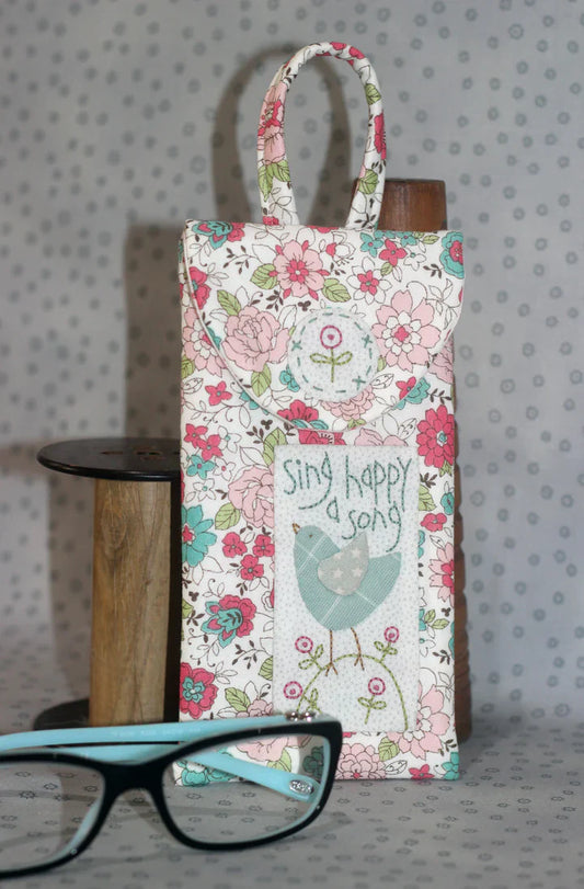 D347 HAPPY SONG POUCH
