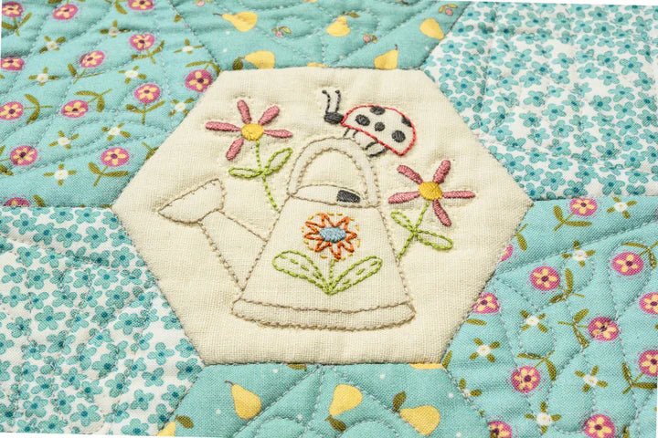 D358 WILLOWBROOK HEXIE QUILT