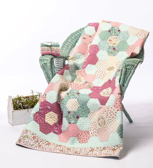 D358 WILLOWBROOK HEXIE QUILT