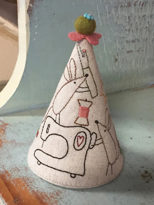 D364 CREATIVE CRITTER PINCUSHION