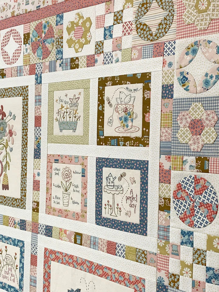 D383 BLUME & GROW QUILT/CUSHIONS
