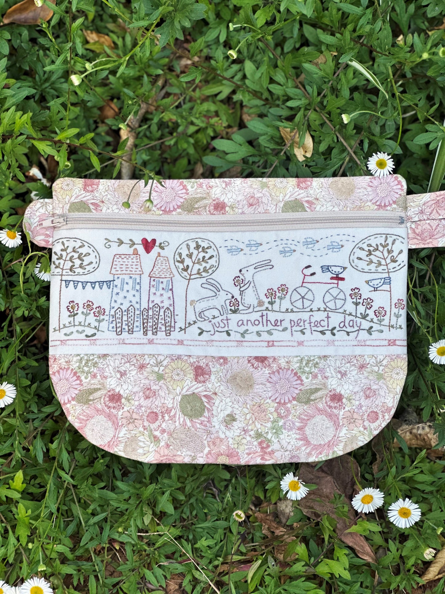 D411 PERFECT DAY POUCH