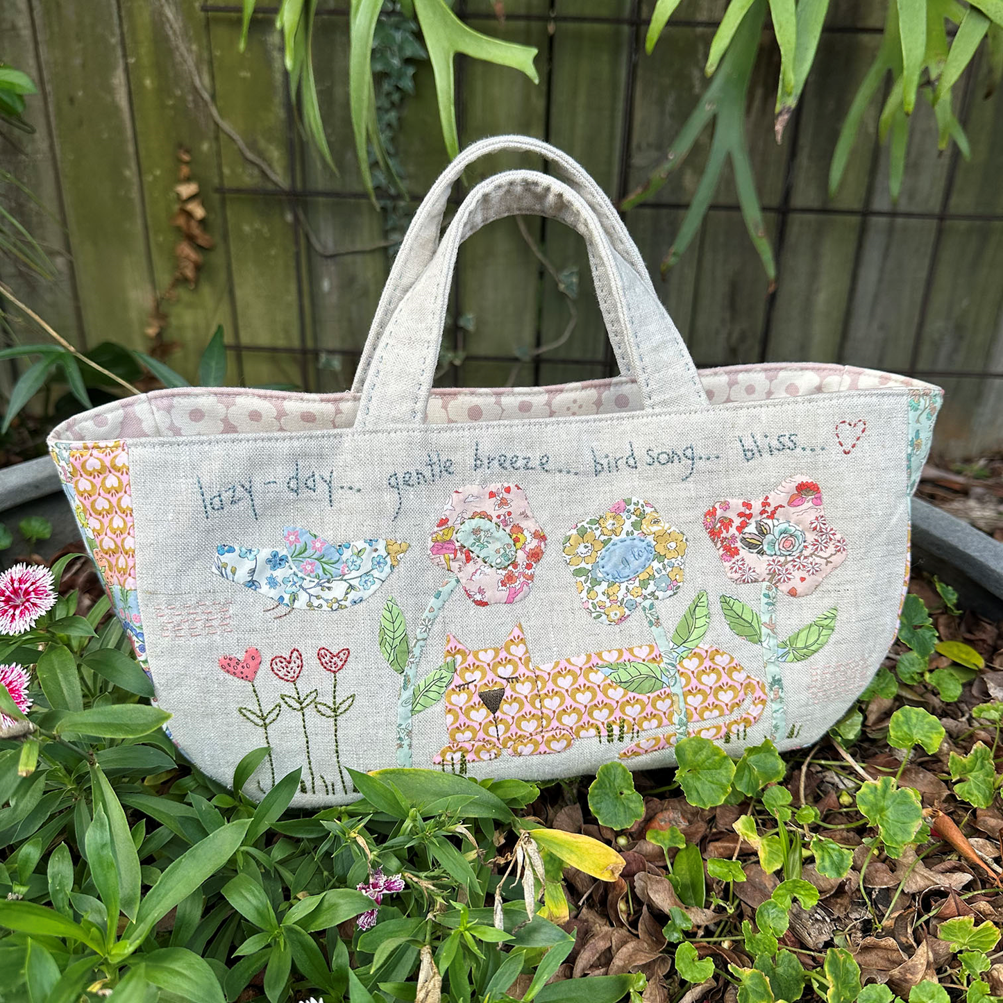 D412 Lazy Day Tote