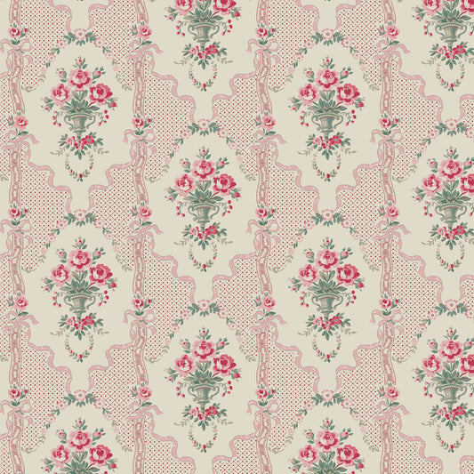 DV7565 Constance Yvette 1