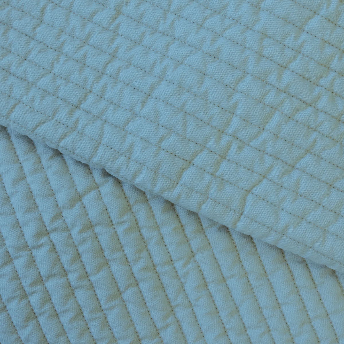 DVQ005 Devonstone Quilted Solids - Egg Blue
