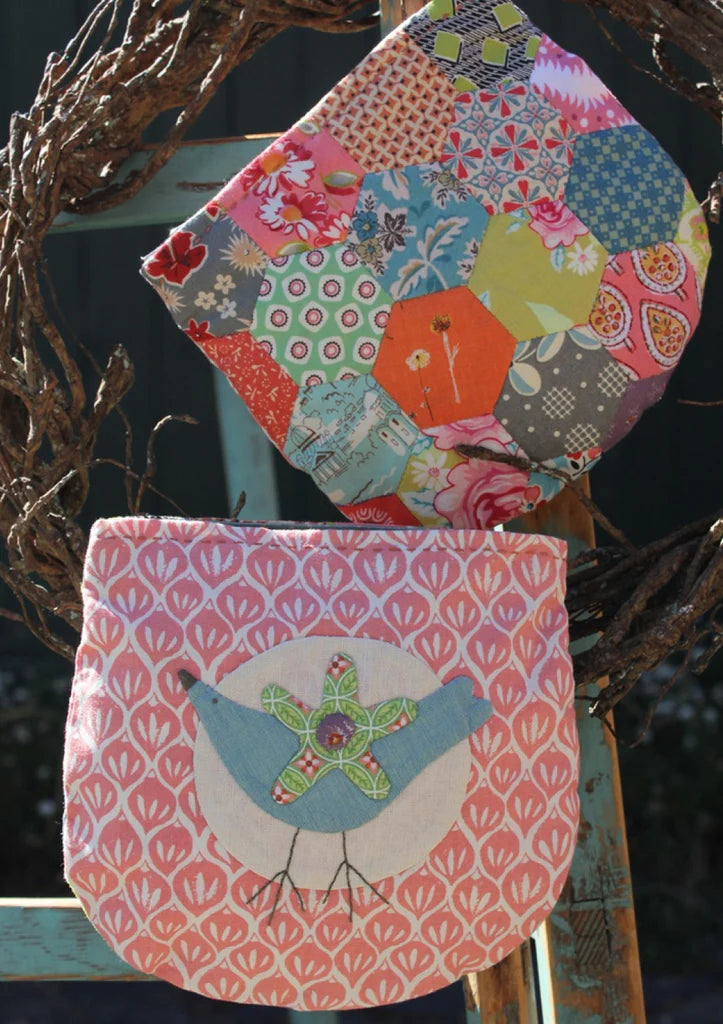 F052 Zippered Bird Purse