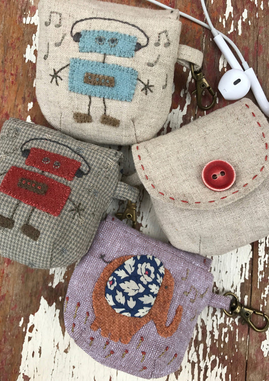 F072 The Itty Bitty Pouch