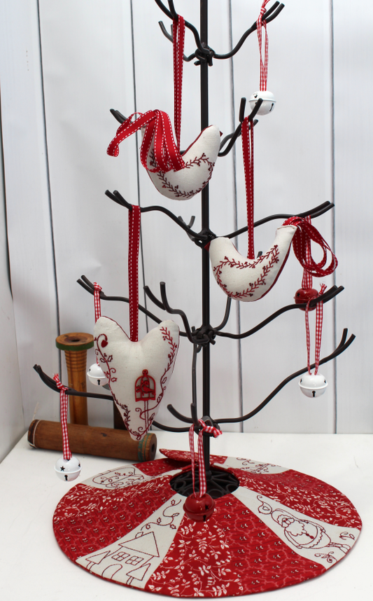 HNK156/13 Christmas club Mini Tree skirt Pattern