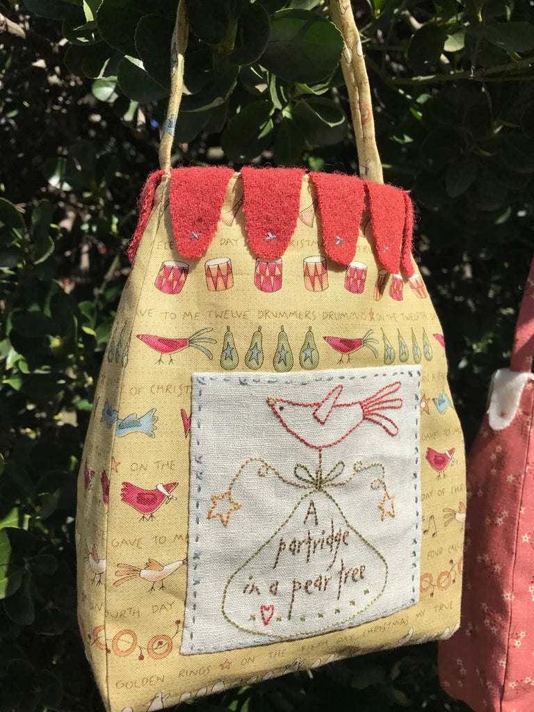 B025 Joy Of Christmas Bags