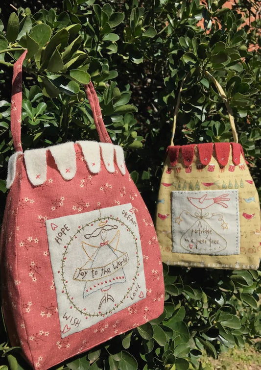 B025 Joy Of Christmas Bags