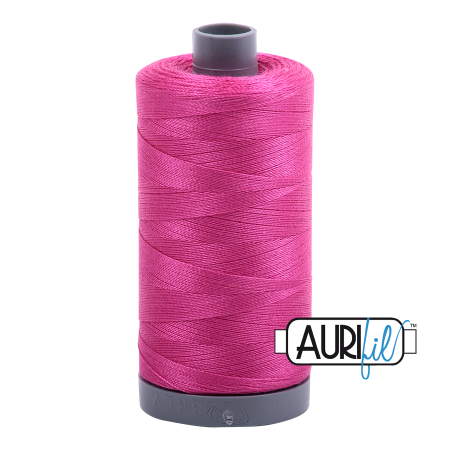 4020 FUCHSIA 28 WT MAKO COTTON LARGE SPOOL | 750 MT.