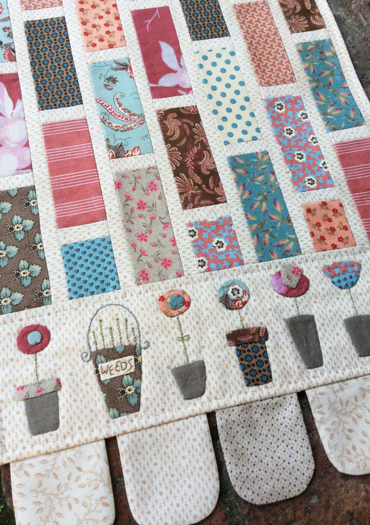 P086A Garden Path Tablerunner 2