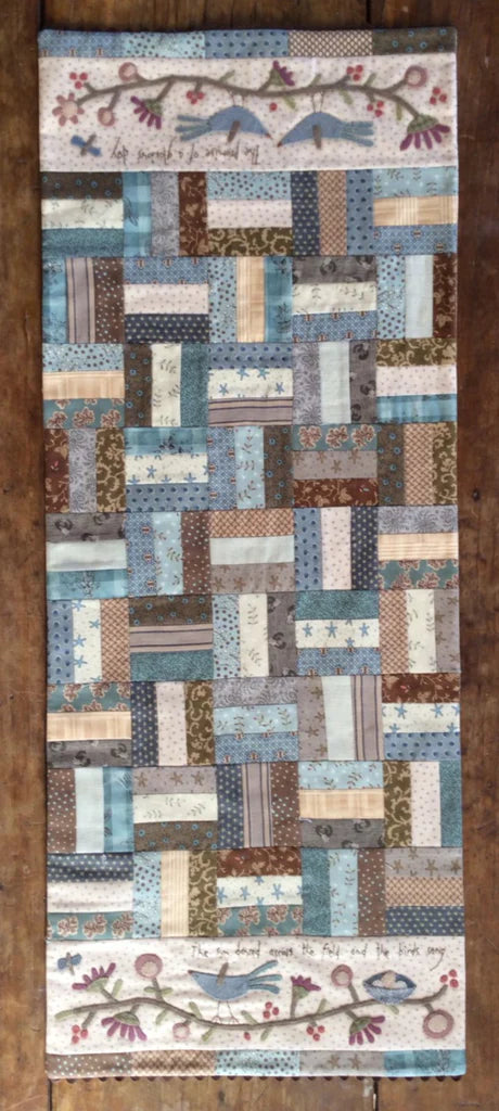P104 Songbird Table runner