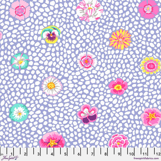 PWGP059.LAVENDER Classics & Stash Guinea Flower