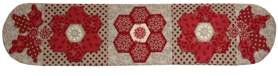 HNK156/1 Christmas Club Table Runner Pattern