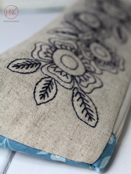 HNK243 Doohickey pouch