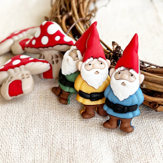 7696 Garden Gnomes Buttons