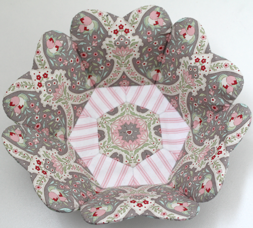 HNK195/5  Sweetheart epp bowl