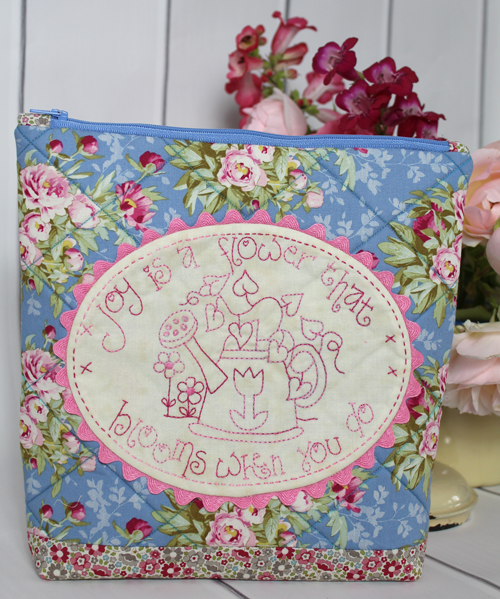 HNK207  Blooming joy zipper pouch