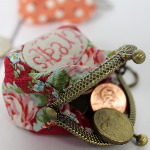 HNK211 Eat cake mini coin purse