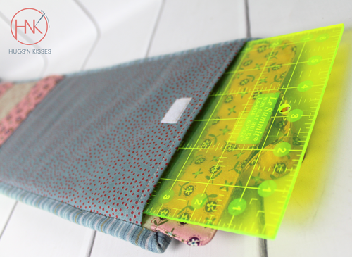 HNK279 Hurkle durkle ruler caddy