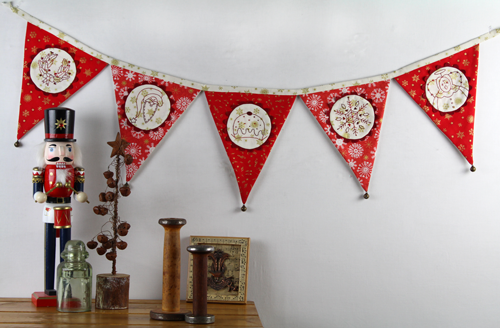 HNK156/11 Christmas club - Festive bunting