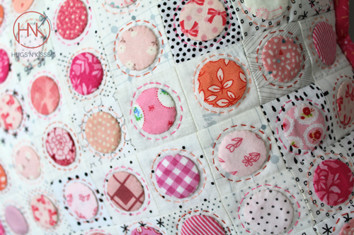 hnk265 Mini spot on cushion