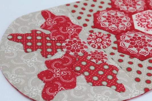 HNK156/1 Christmas Club Table Runner Pattern
