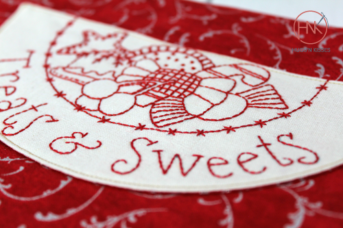 HNK195/26 Treats and sweets zipper pouch