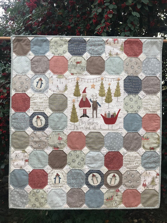 P114 Merry Christmas Wall Hanging